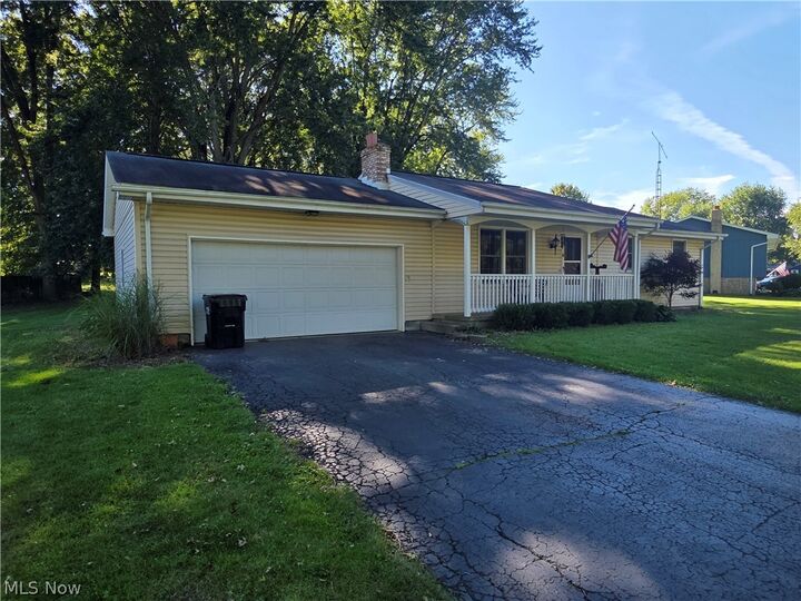 Property Photo: 46429 Dogwood Circle OH 44445