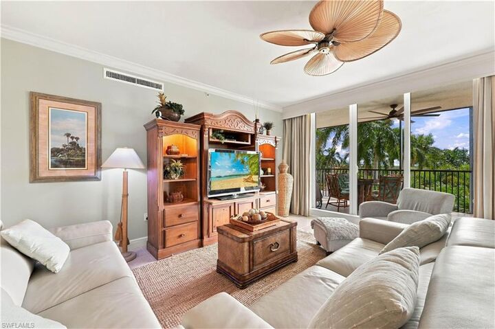 Property Photo: 1060 Borghese Ln 205 FL 34114