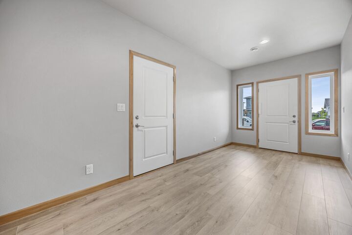 Property Photo:  1015 61st Avenue W  ND 58078 