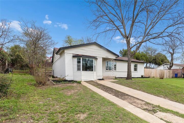 Property Photo:  4040 Wind River Drive  TX 75216 