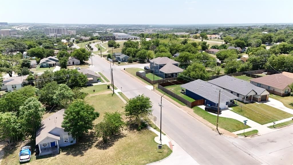 Property Photo: 5637 Humbert Avenue TX 76107