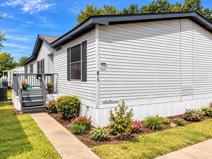 Property Photo:  301 S Coppell Road 5-1  TX 75019 