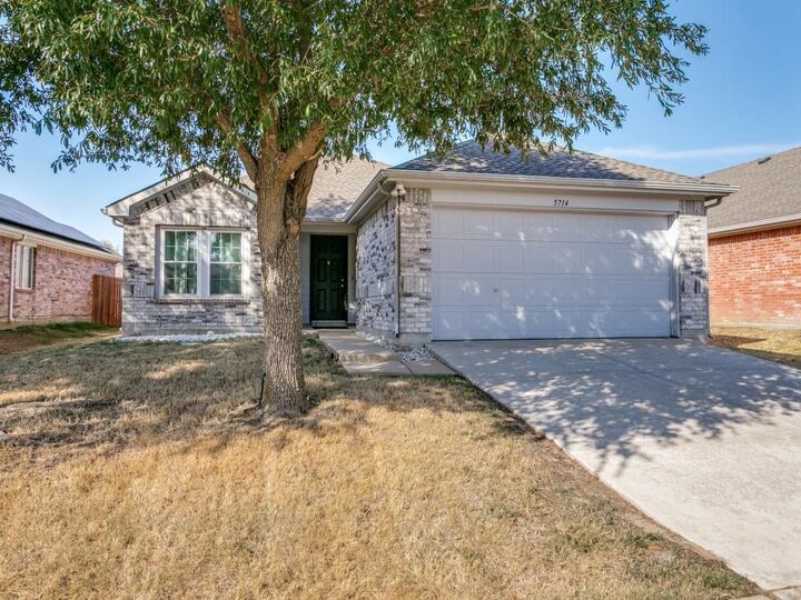 Property Photo: 5714 Firethorn Drive TX 75249