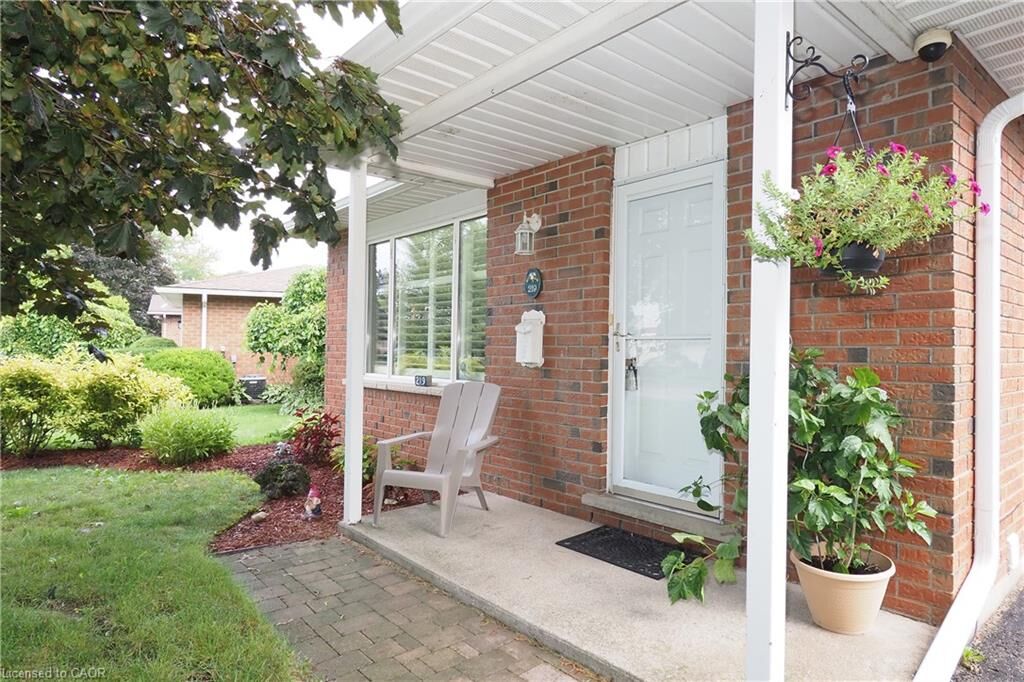Property Photo:  219 Foxhunt Road  ON N2K 2R8 