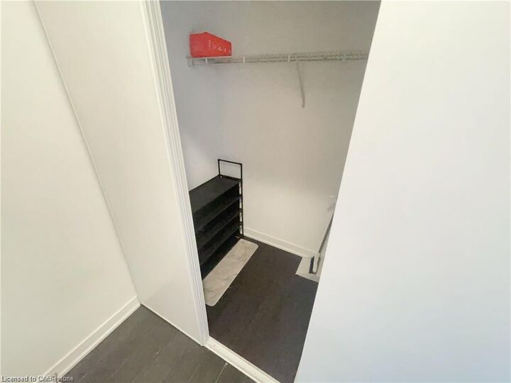Property Photo:  85 Duke Street W 1112  ON N2H 0B7 