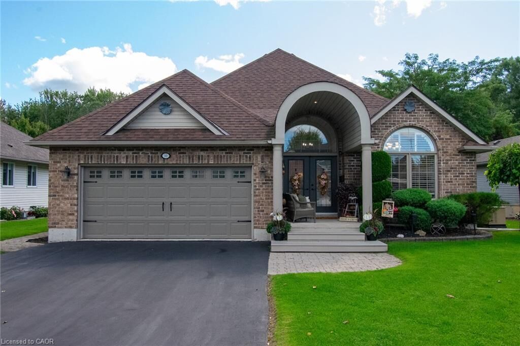 Property Photo:  10 Meadowbrook Court  ON N1A 3H6 