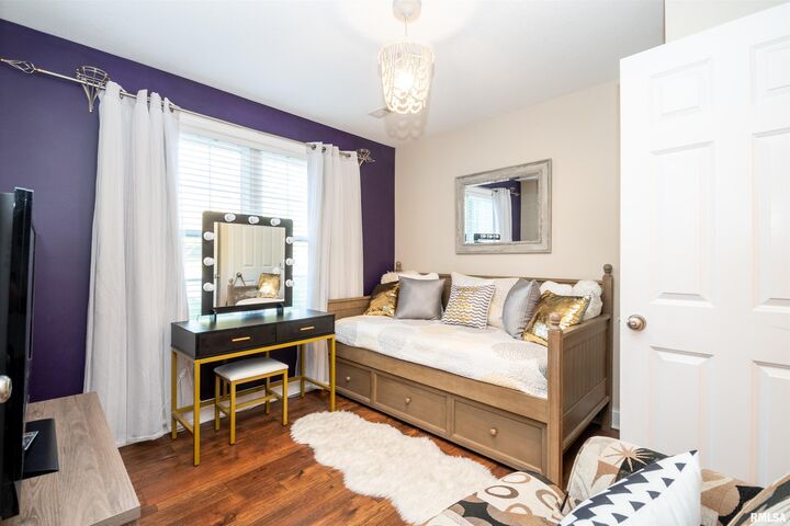 Property Photo: 11217 N Oakwood Drive 17 IL 61615