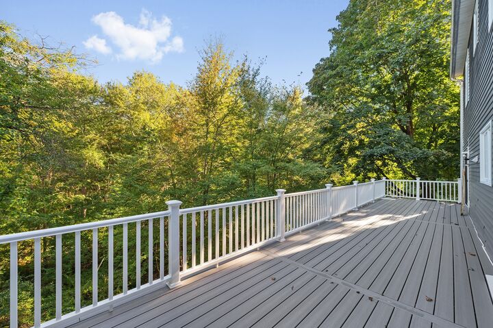 Property Photo:  5 Landing Rd  MA 01929 