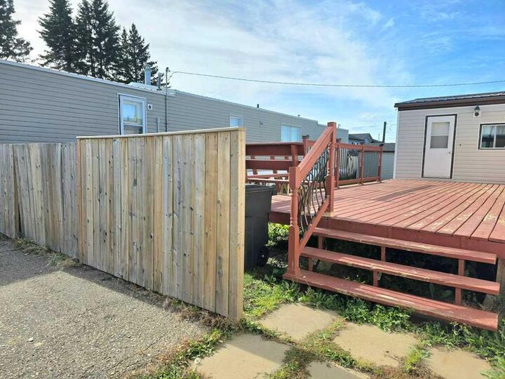 Property Photo:  404 6 Avenue NW 78  AB T0G 2A1 