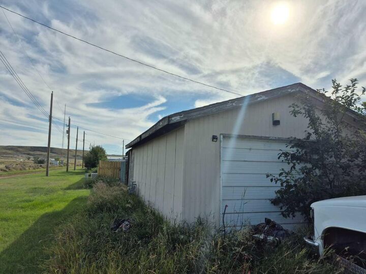 Property Photo:  195 Francis Street  AB T0J 1V0 