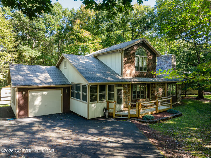Property Photo:  19 White Oak Drive  PA 18229 