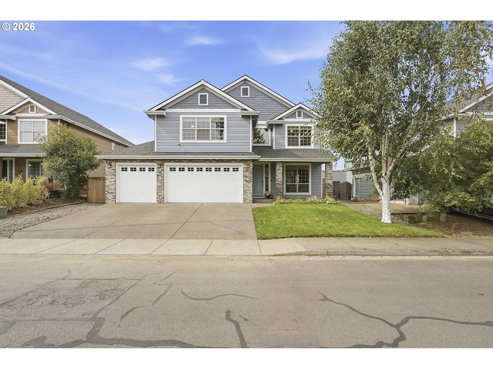 Property Photo:  652 June Dr  OR 97038 