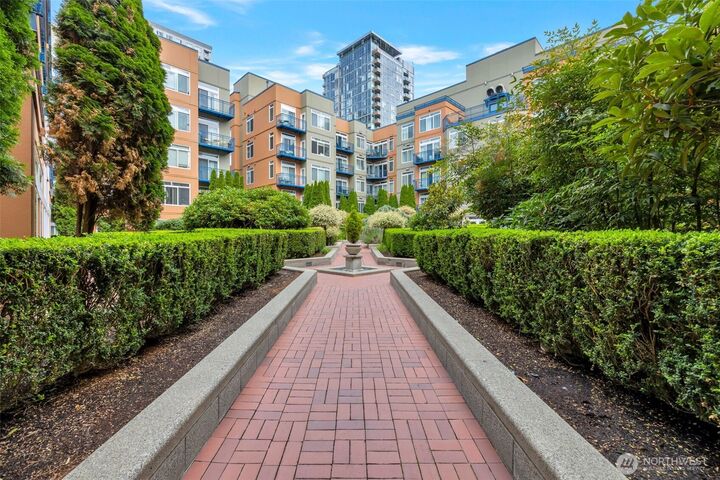 Property Photo:  2414  1st Avenue 617  WA 98121 