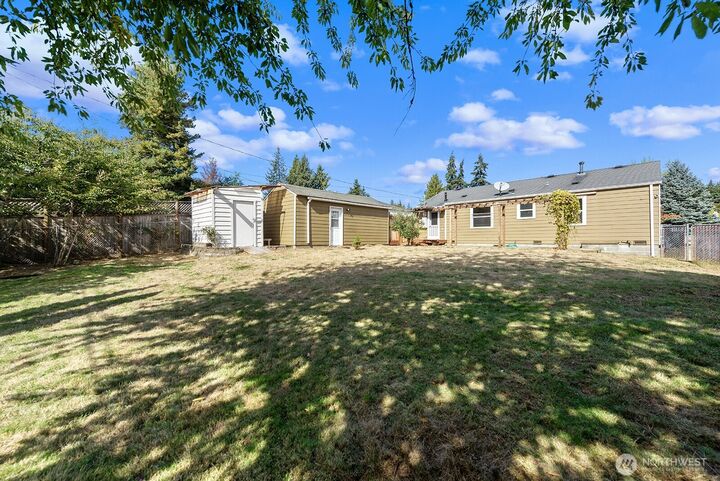 Property Photo:  829 NE 189th Street  WA 98155 
