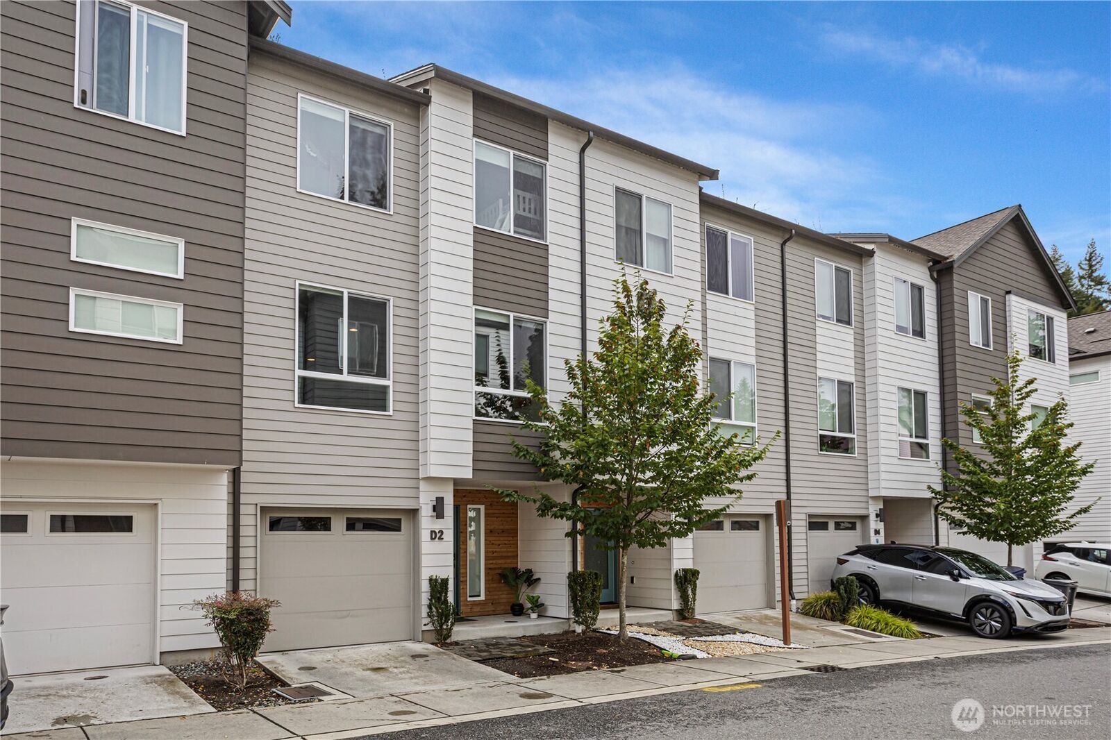 Property Photo: 13706 Manor Way D2 WA 98087