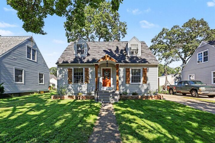 Property Photo:  1472 Montague Avenue  MI 49441 
