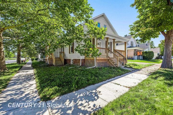 Property Photo:  928 N Webster Street  MI 48602 