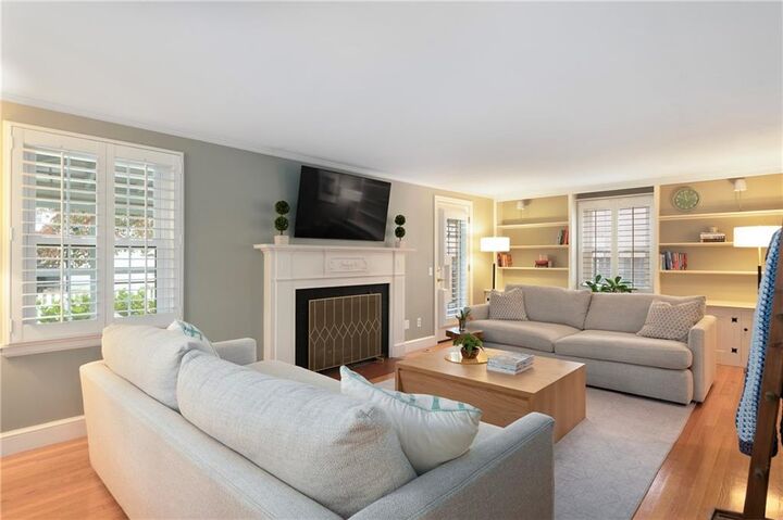 Property Photo:  15 Elmsgate Way  RI 02916 