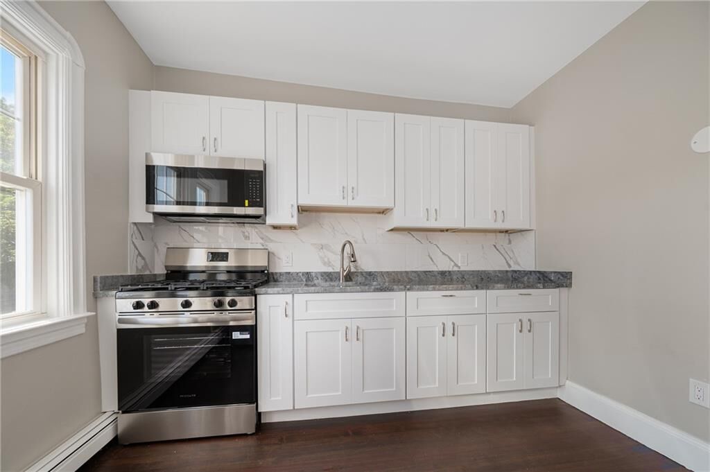 Property Photo:  25 Sessions Street 3  RI 02906 