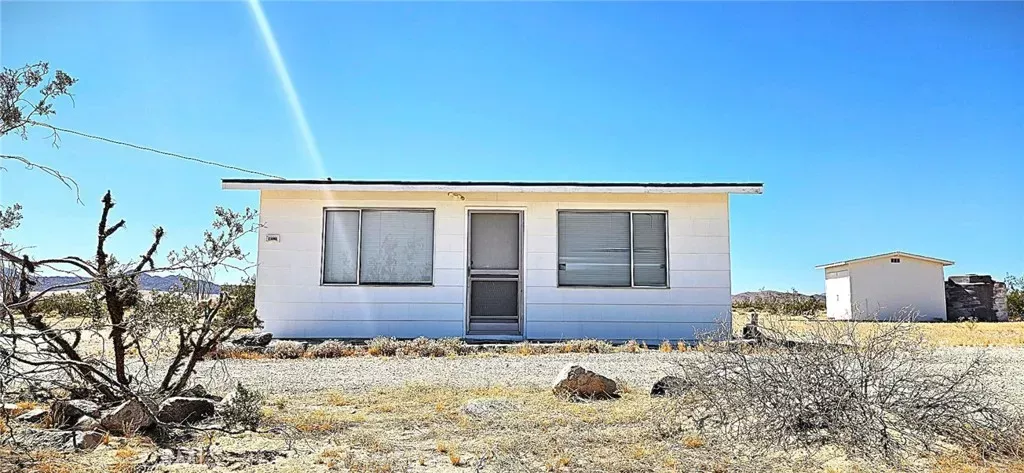 Property Photo: 86725 Misty Trl CA 92277