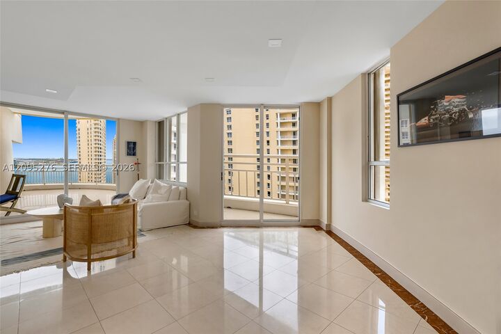 Property Photo:  