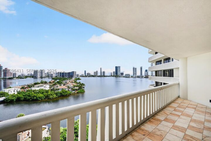Property Photo: 3000 Island Blvd 1103 FL 33160