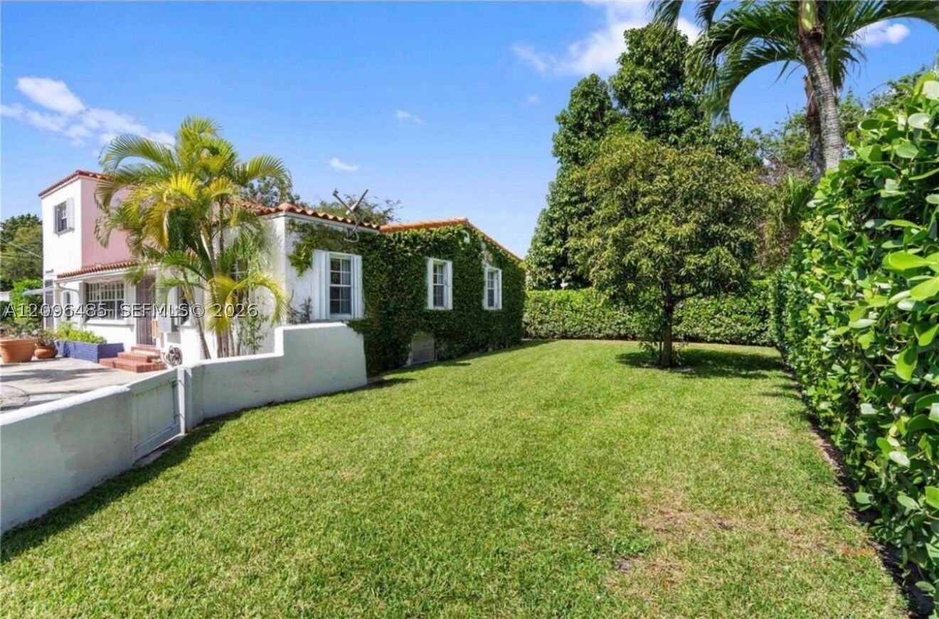 Property Photo:  1105 NE 119th St A  FL 33161 