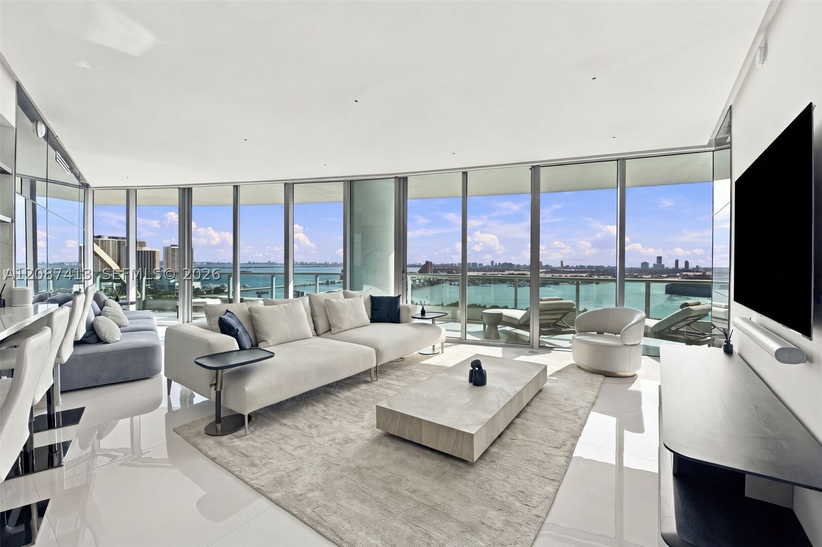 Property Photo: 900 Biscayne Blvd 2406 FL 33132