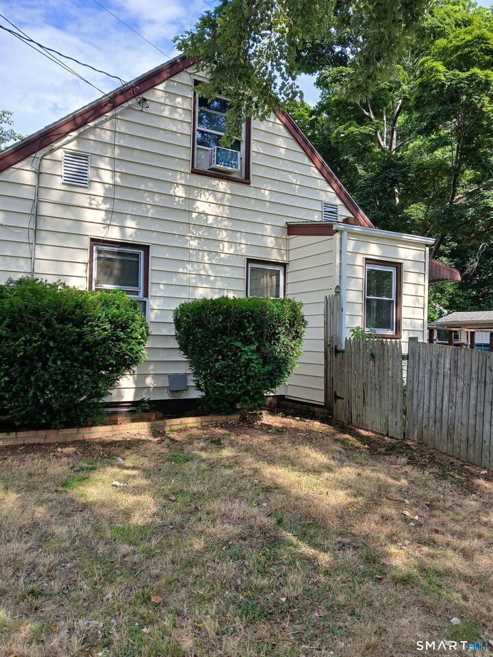 Property Photo:  11 Cardinal Place  CT 06614 