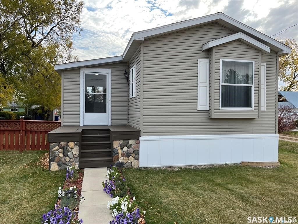 Property Photo:  217 Charles Street  SK S0N 2P0 