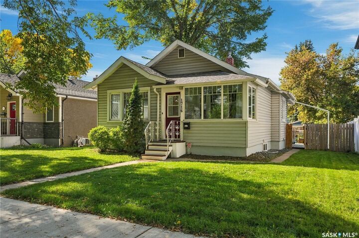 Property Photo:  1716 Lorne Avenue  SK S7H 1Y4 