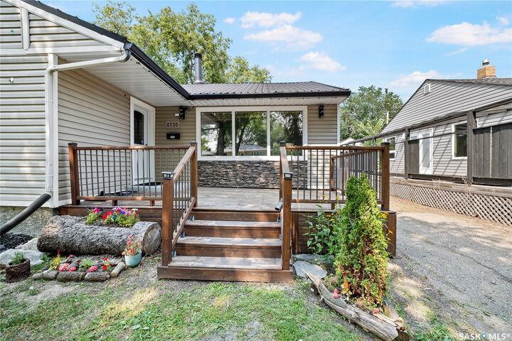 Property Photo:  2730 Thornton Avenue  SK S4S 1J1 