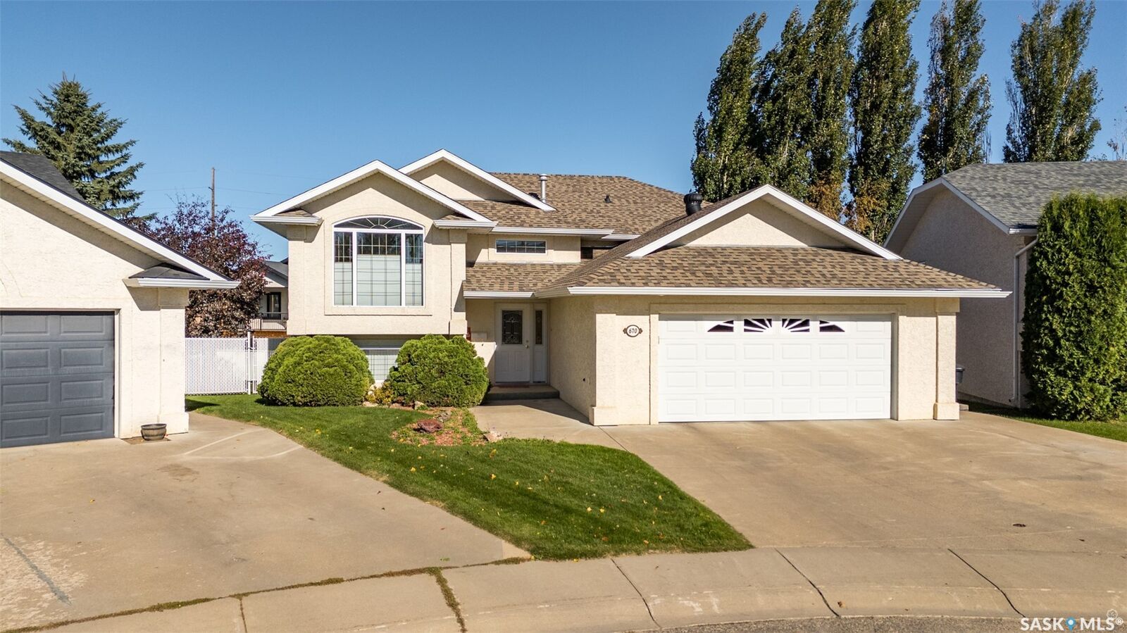 Property Photo:  670 Aaron Drive  SK S6V 8C3 