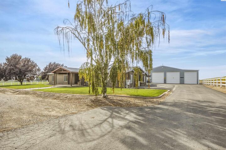 Property Photo:  2160 Ferson Road  WA 98944 