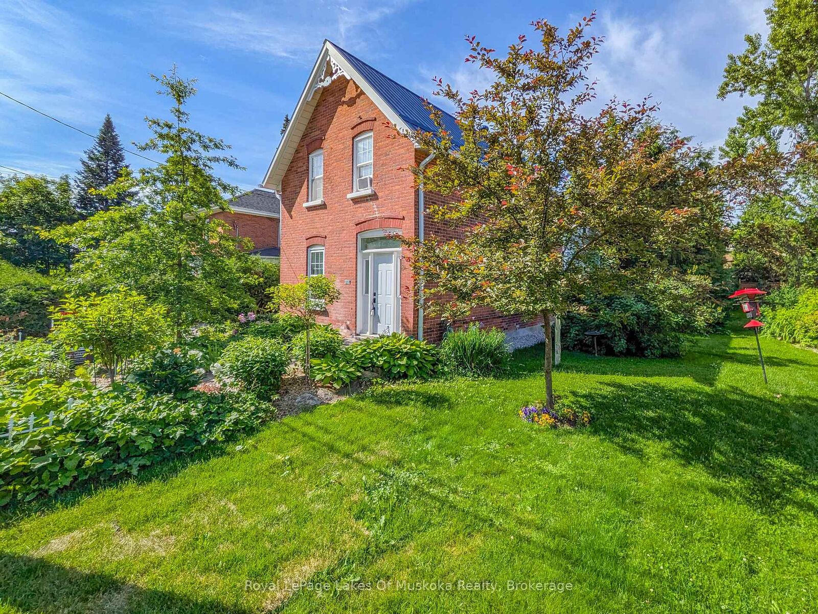 Property Photo:  212 James Street  ON P1L 2B8 