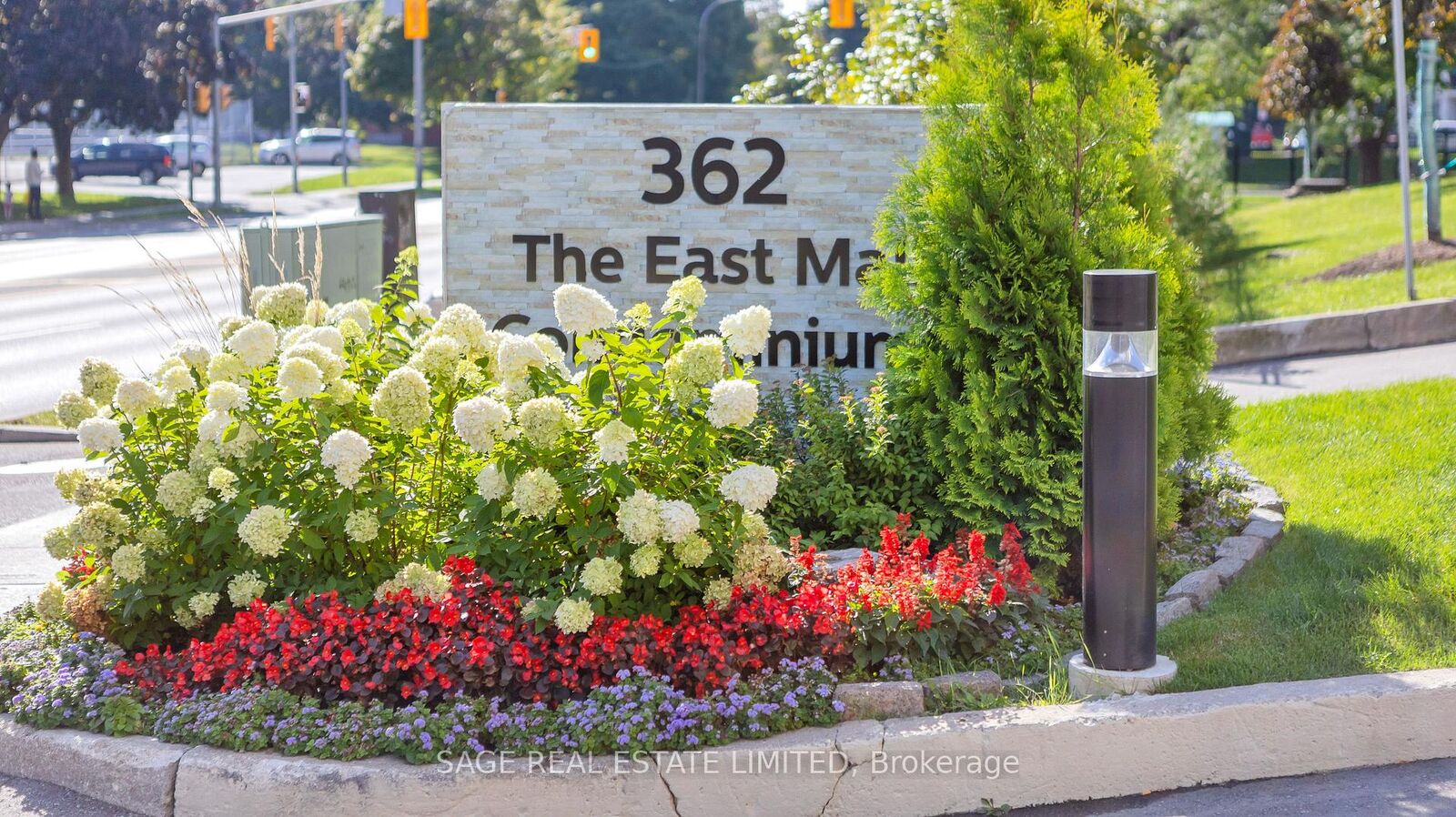 Property Photo:  362 The East Mall N/A 1006  ON M9B 6C4 