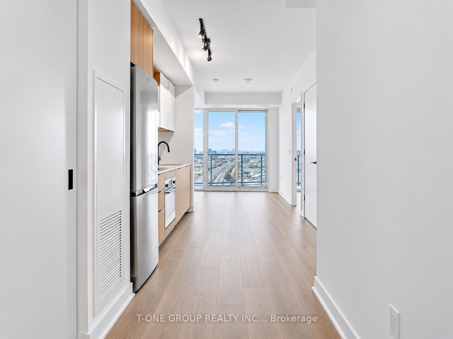 Property Photo: 36 Zorra Street 2511 ON M8Z 4Z7