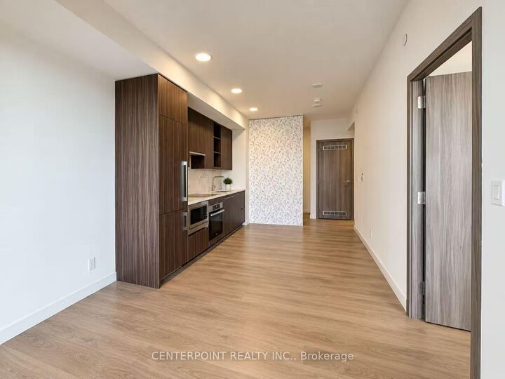 Property Photo:  27 McMahon Drive 2007  ON M2K 0J2 