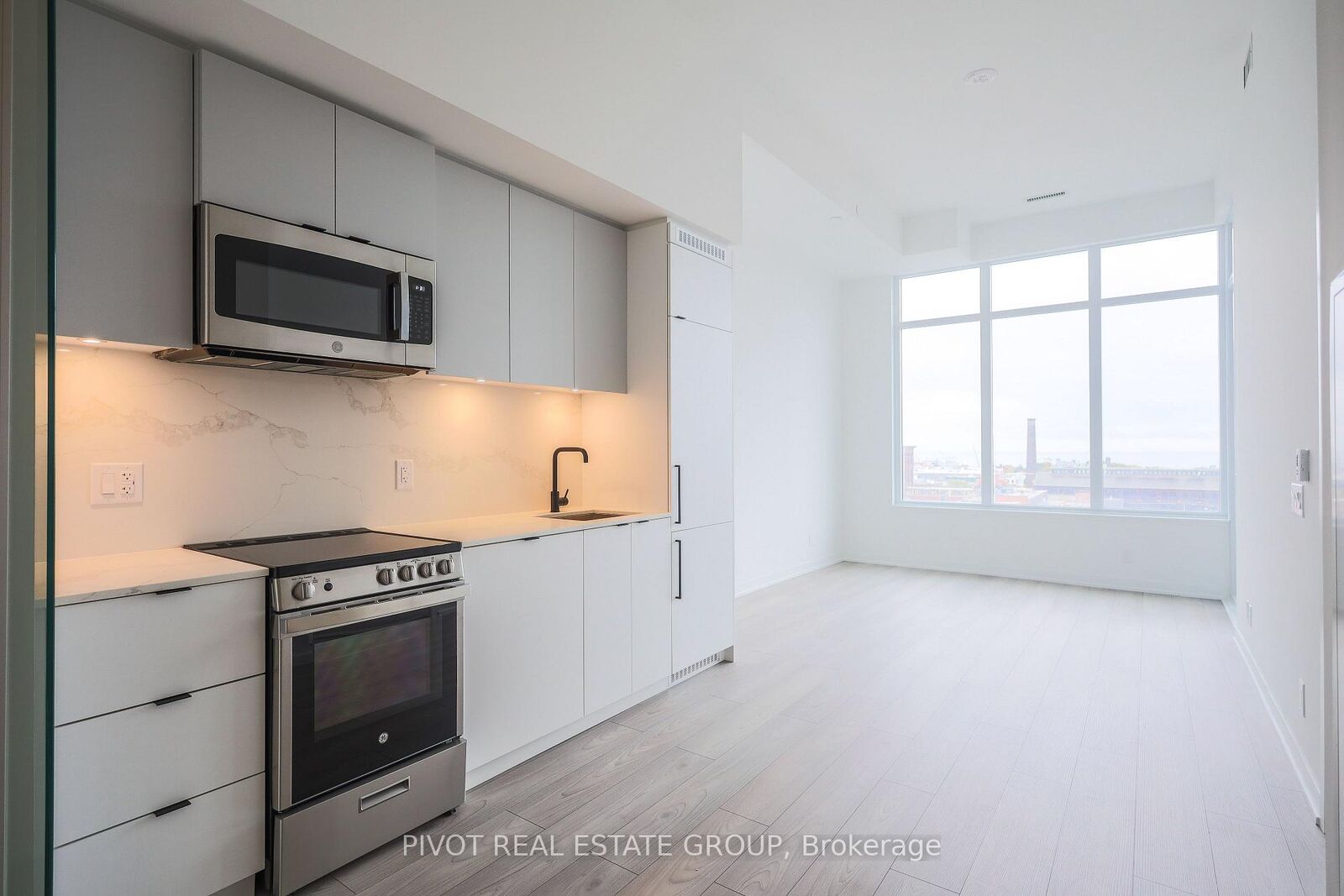 Property Photo:  285 Dufferin Street 715  ON M6K 0J2 