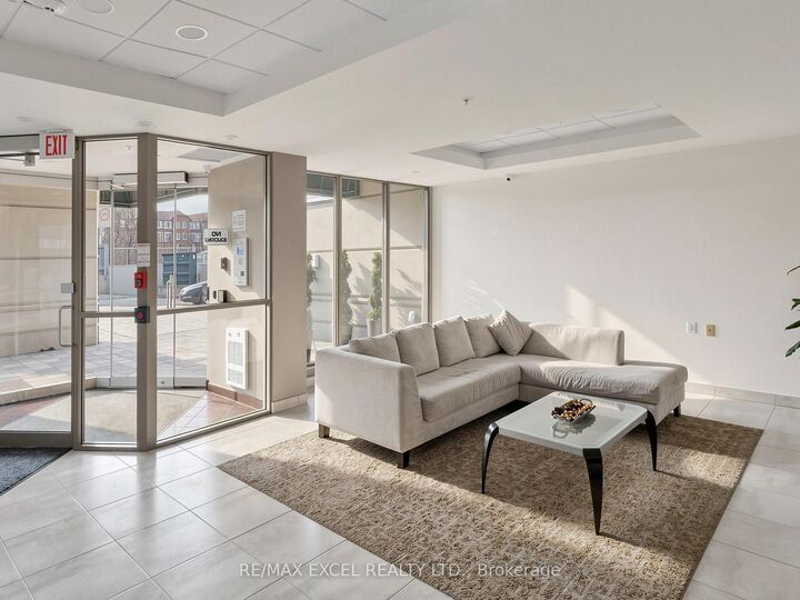 Property Photo:  920 Sheppard Avenue W 711  ON M3H 0A2 