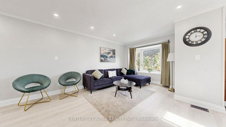 Property Photo:  982 Renfrew Court  ON L1J 6L2 