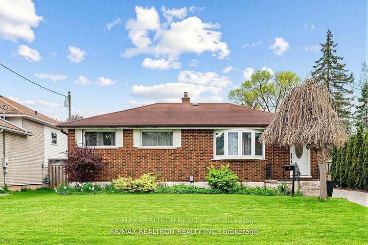 Property Photo:  42 Charles Street  ON N3T 1B3 