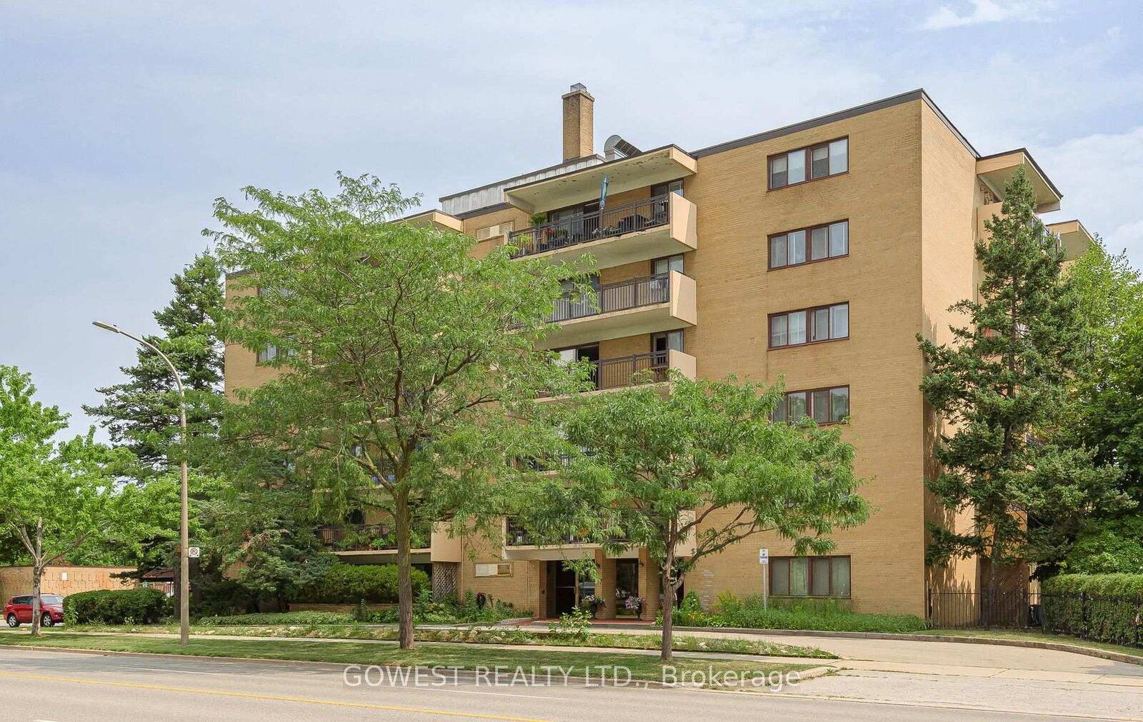 Property Photo:  557 The East Mall N/A 502  ON M9B 4A5 