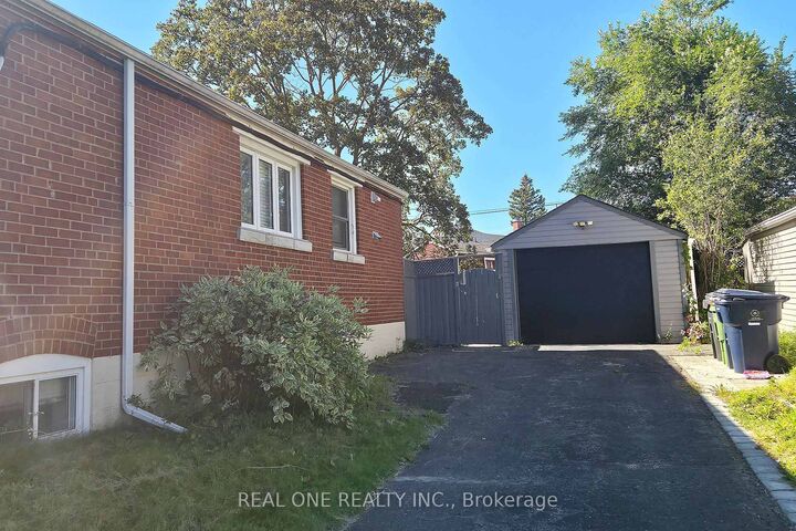 Property Photo:  15 Castille Avenue Basement  ON M1R 2B9 