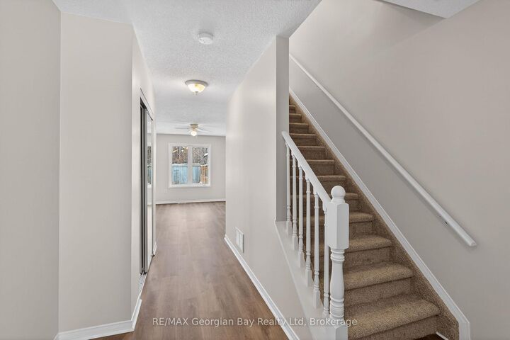Property Photo:  836 Coral Springs Lane  ON L4R 0A1 