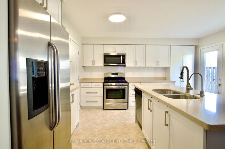 Property Photo:  3 Chudleigh Avenue  ON L6X 0N1 