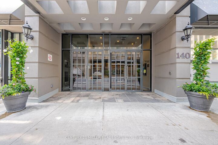 Property Photo:  140 Simcoe Street 12  ON M5H 4E9 