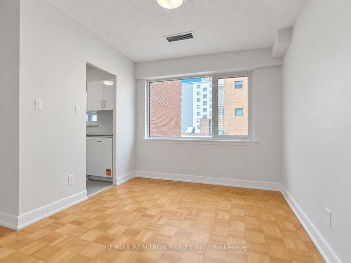 Property Photo:  95 Lawton Boulevard 608  ON M4V 1Z8 