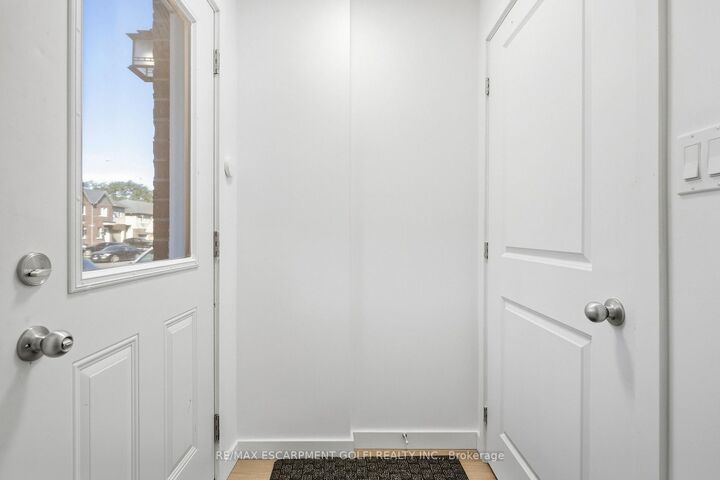 Property Photo:  383 Chaffey Street  ON L3B 0K5 