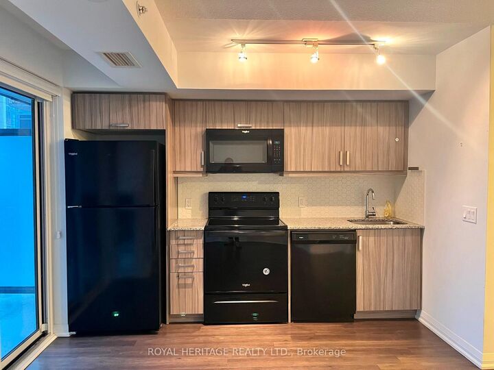 Property Photo:  30 Meadowglen Place 502  ON M1G 0A6 